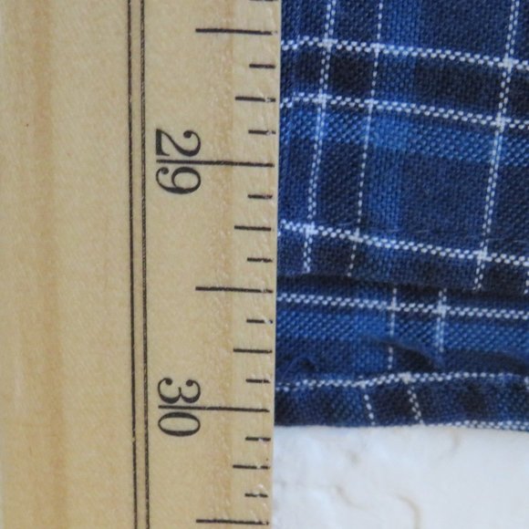 St. John's Bay* Men's Long Sleeve Button Down Curved Hem Plaid Shirt~ Size Large - Picture 6 of 9